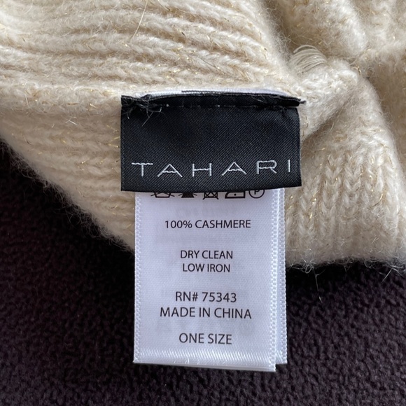 Tahari Women's 100% Cashmere Beanie Hat Winter Tuque with Fur Pom Pom - Genuine - Picture 2 of 2